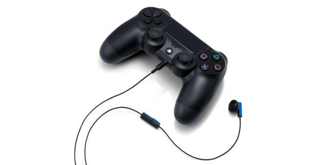 PlayStation-4-Controller-With-Headset